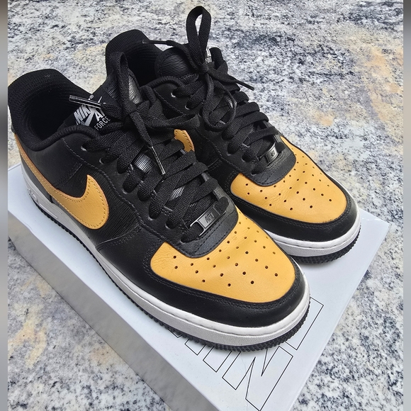 Nike Air Force 1s Black & Gold Custom (NIKE BY YOU) Size 7.5M - Picture 3 of 6
